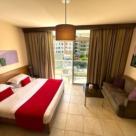 The Smallville Xpress Beirut Exterior foto