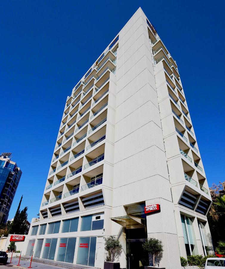 The Smallville Xpress Beirut Exterior foto