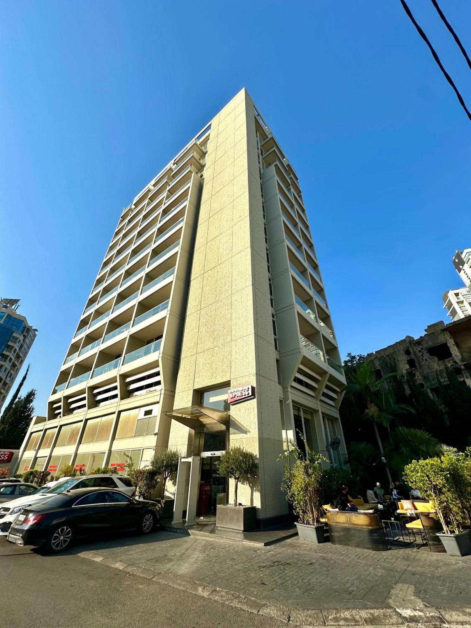 The Smallville Xpress Beirut Exterior foto